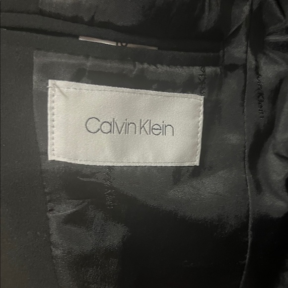 Calvin Klein Kids Classic Black 3 piece suit - Picture 2 of 4